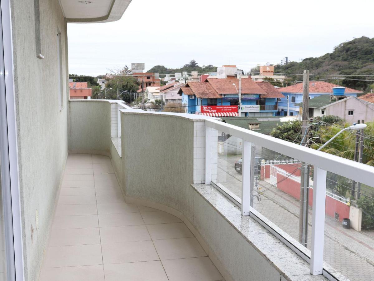 Res. Antonio Pinheiro. Apartamento Com 2 Dormitorios. Бомбиньяс Экстерьер фото
